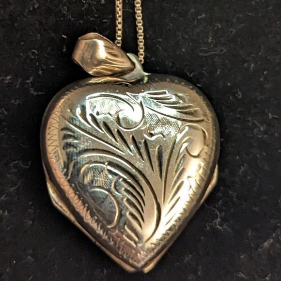 Heart Locket - Picture 1 of 4